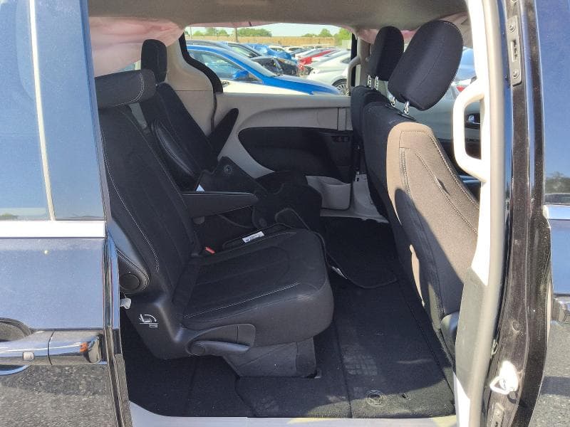 2024 CHRYSLER VOYAGER LX 11