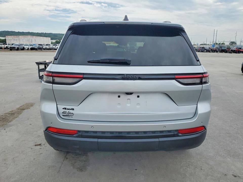 2025 JEEP GRAND CHEROKEE LAREDO 6