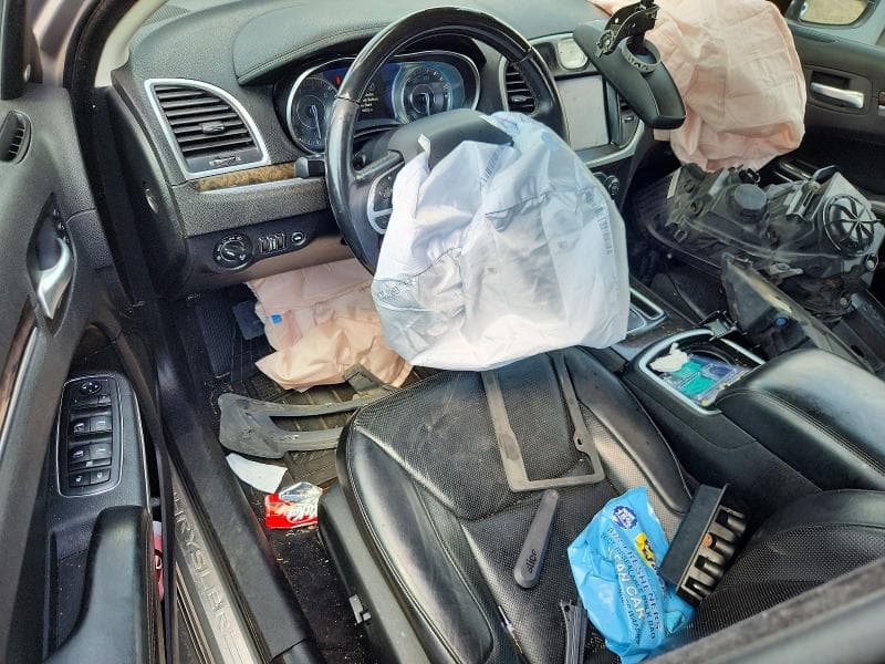 2019 CHRYSLER 300 LIMITED 8