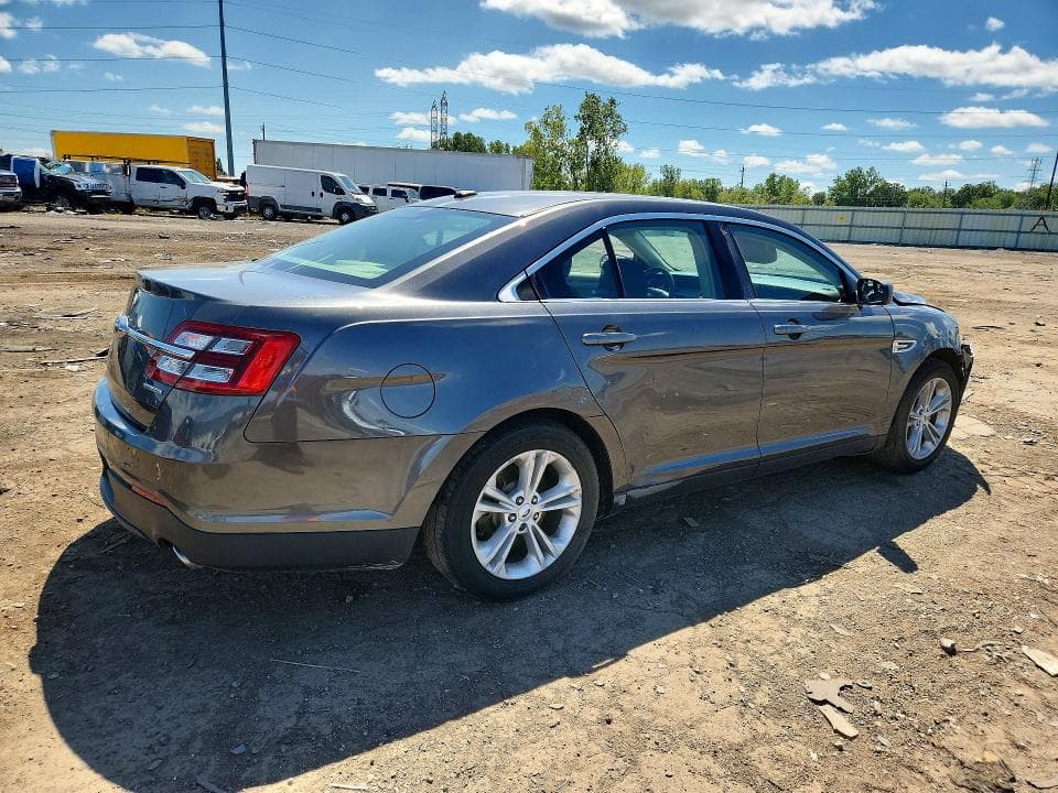 2017 FORD TAURUS SE 3