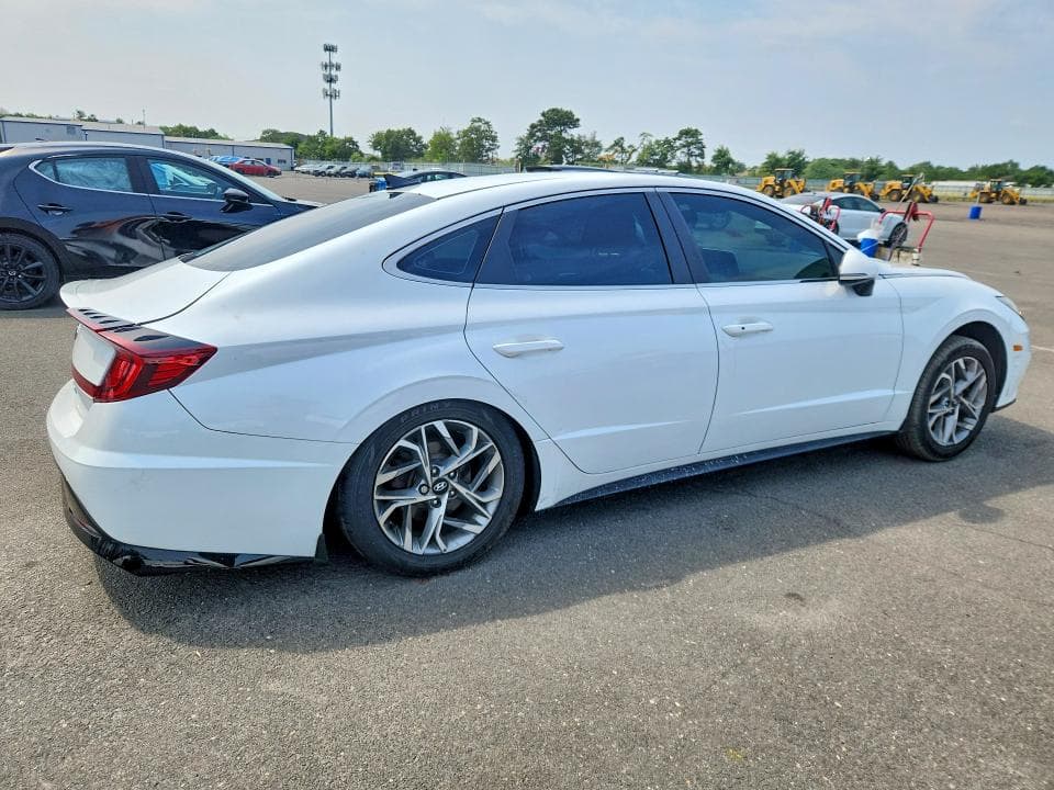 2021 HYUNDAI SONATA SEL 3