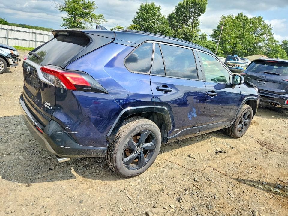 2019 TOYOTA RAV4 XSE 3