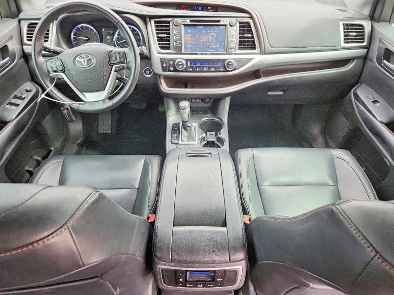 2019 TOYOTA HIGHLANDER XLE 8