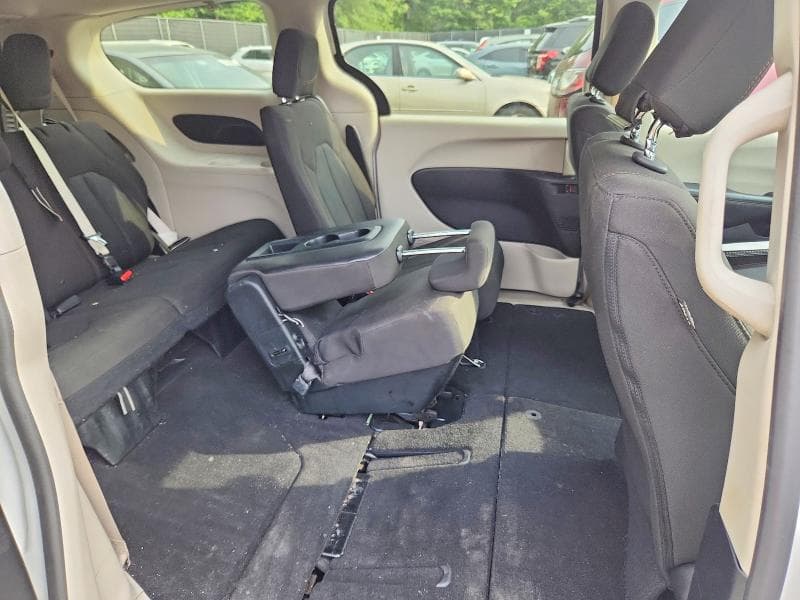 2017 CHRYSLER PACIFICA LX 11