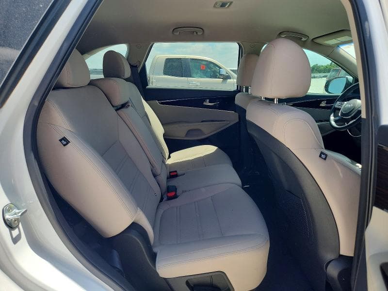 2019 KIA SORENTO LX 10