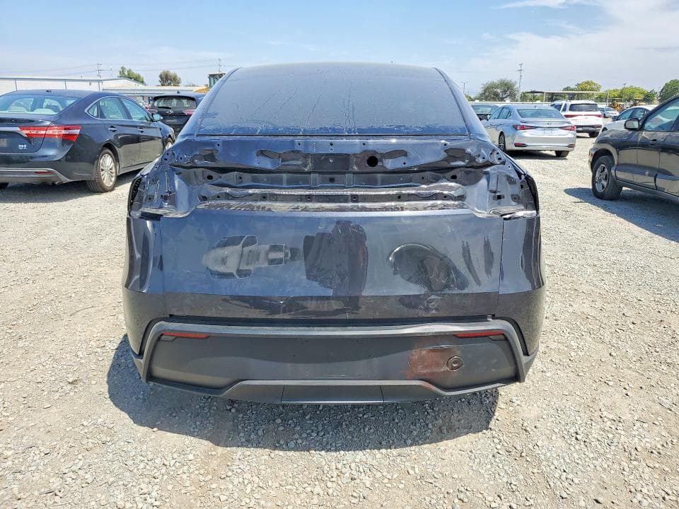 2026 TESLA MODEL Y 6