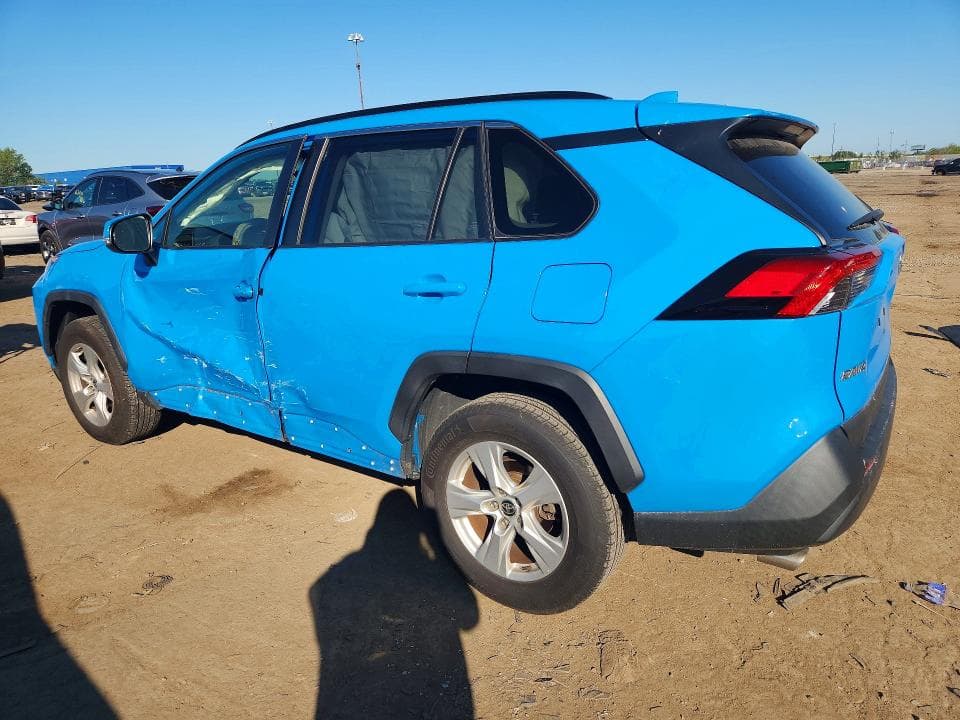 2021 TOYOTA RAV4 XLE 2