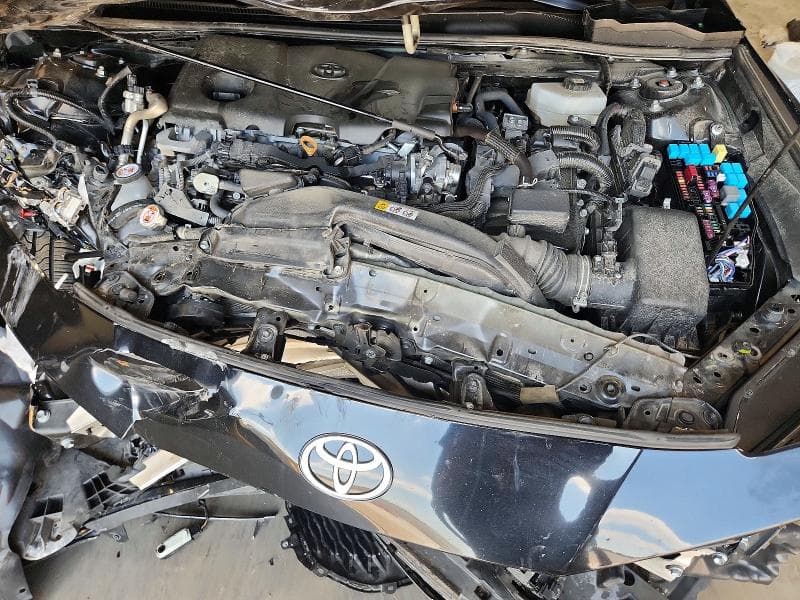 2025 TOYOTA CAMRY XLE 11