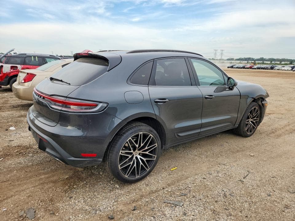 2023 PORSCHE MACAN BASE 3
