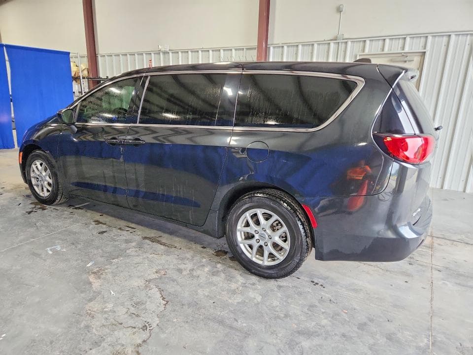2021 CHRYSLER VOYAGER LX 2
