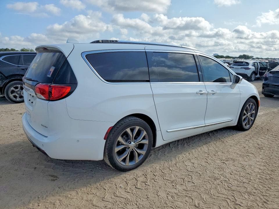 2017 CHRYSLER PACIFICA LIMITED 3