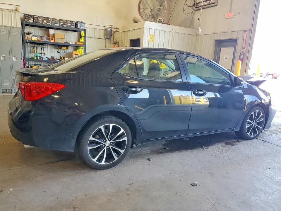 2017 TOYOTA COROLLA SE 3