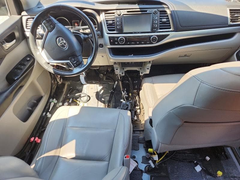 2018 TOYOTA HIGHLANDER XLE 8