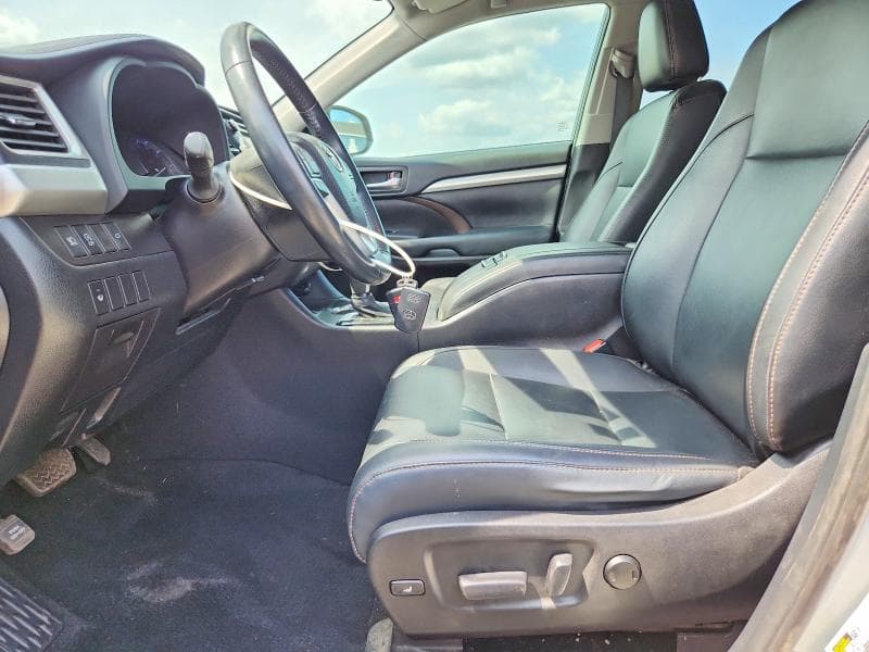 2019 TOYOTA HIGHLANDER XLE 7
