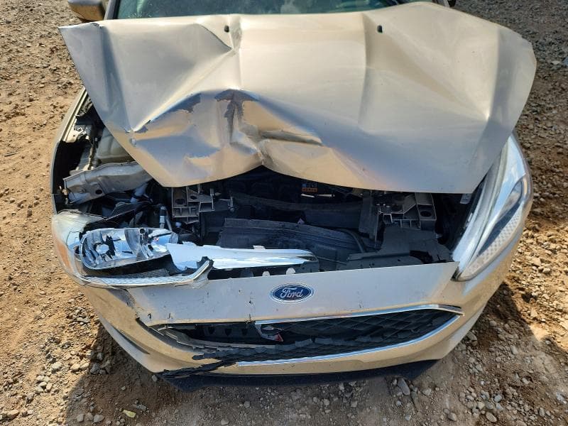 2017 FORD FOCUS SE 11