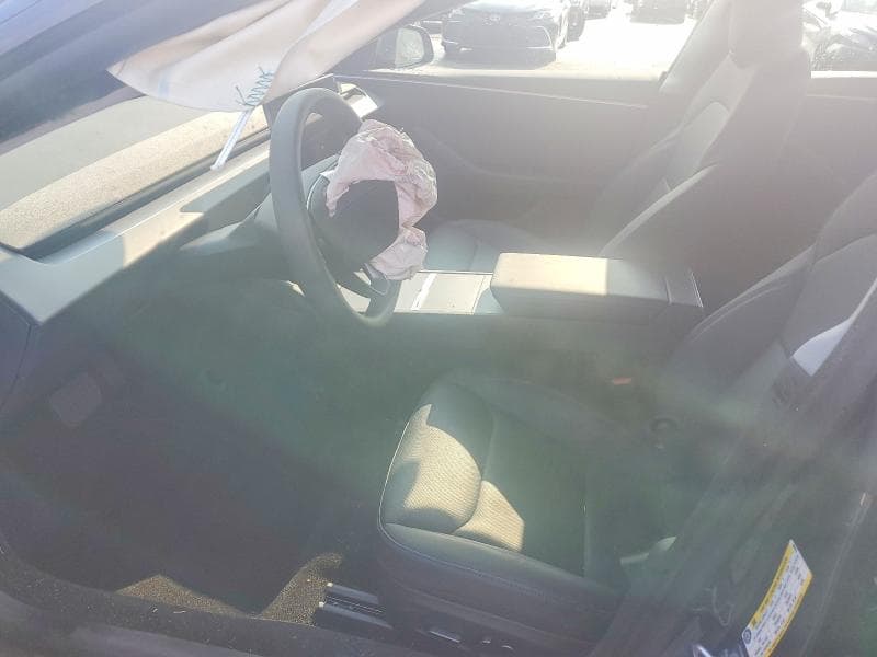 2025 TESLA MODEL 3 7
