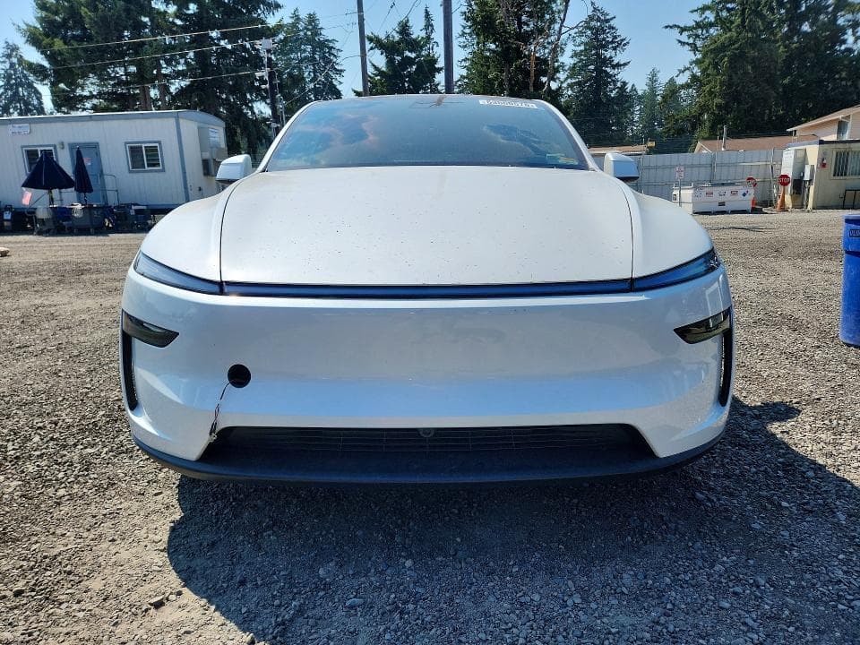 2026 TESLA MODEL Y 5