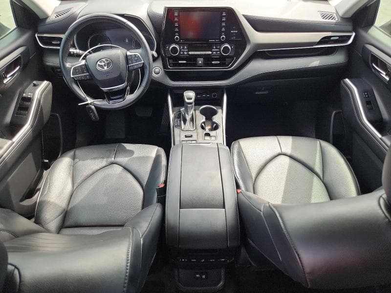 2020 TOYOTA HIGHLANDER XLE 8