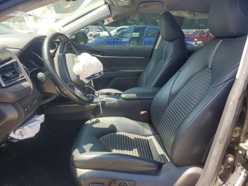 2019 TOYOTA CAMRY SE 7