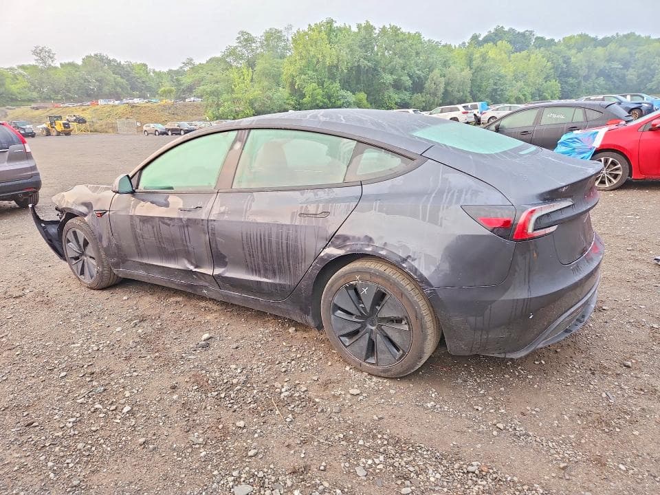 2025 TESLA MODEL 3 2