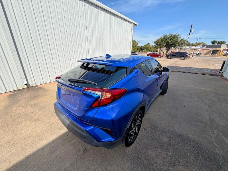 2018 TOYOTA C-HR XLE 4