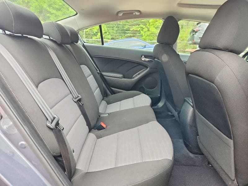 2018 KIA FORTE S 10