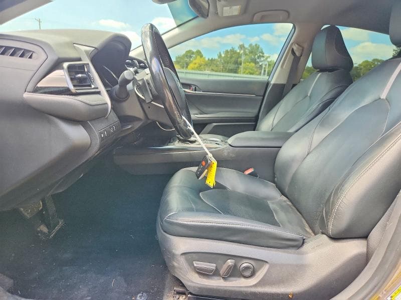 2020 TOYOTA CAMRY XSE 7