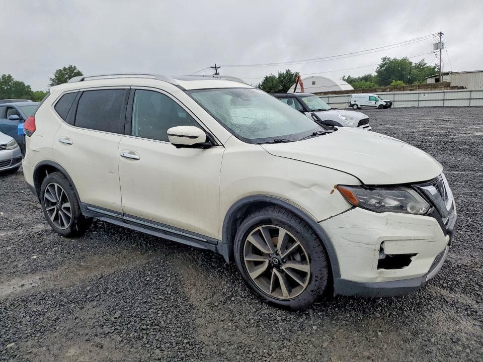 2017 NISSAN ROGUE SL 4