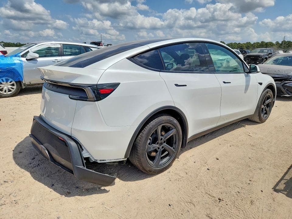 2026 TESLA MODEL Y 3