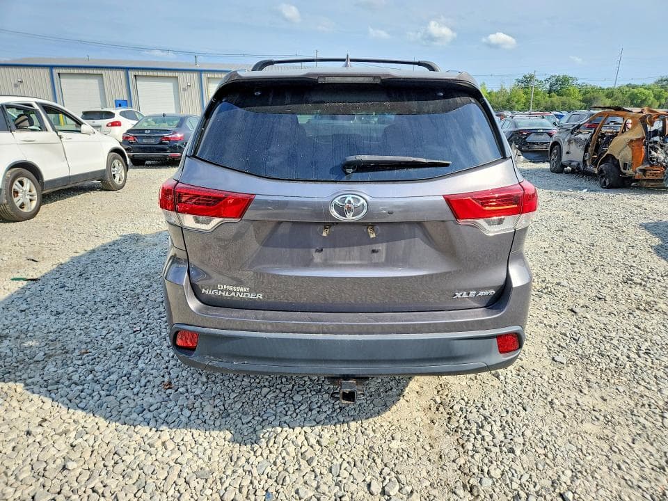 2018 TOYOTA HIGHLANDER XLE 6