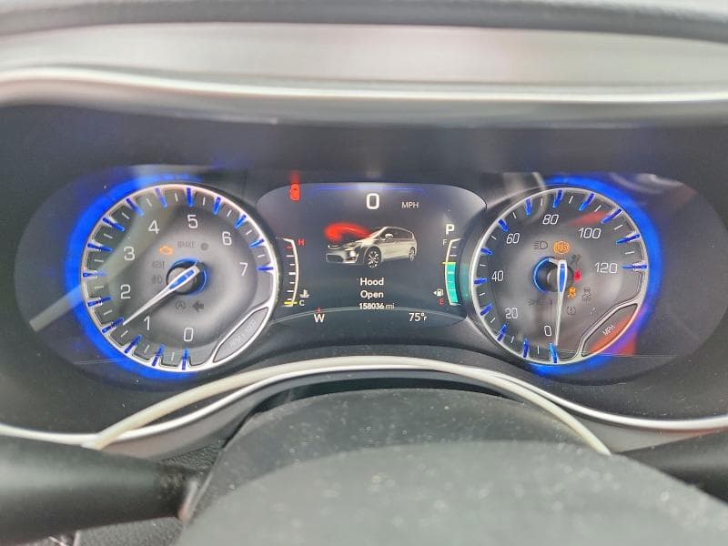 2018 CHRYSLER PACIFICA LIMITED 9