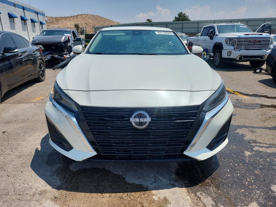 2023 NISSAN ALTIMA SL 5