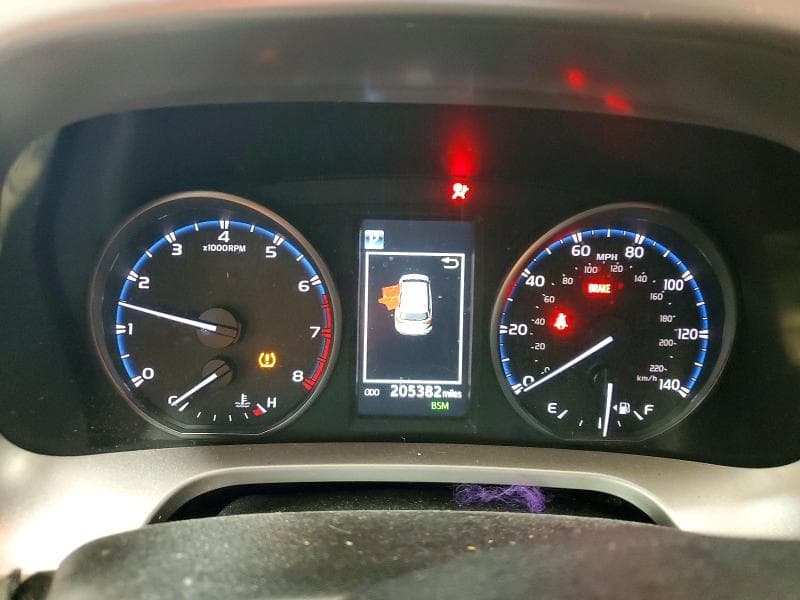2018 TOYOTA RAV4 XLE 9