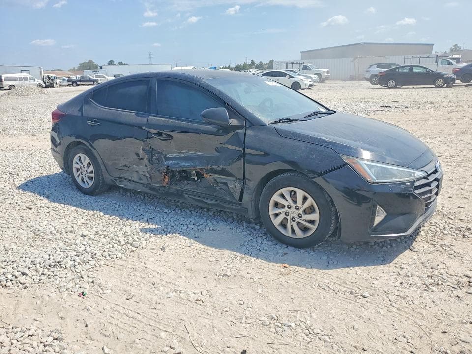 2020 HYUNDAI ELANTRA SE 4