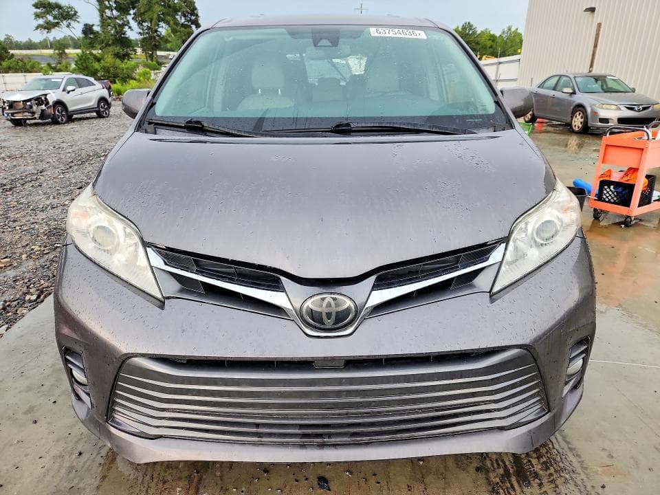 2018 TOYOTA SIENNA XLE 8-PASSENGER 5