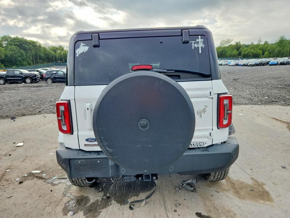 2024 FORD BRONCO OUTER BANKS 6