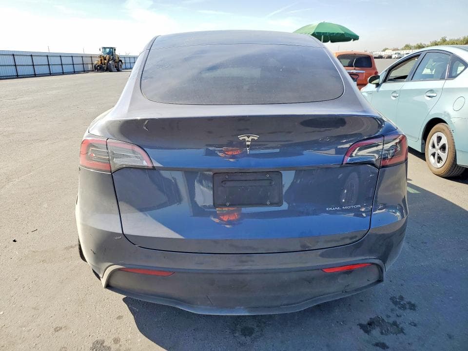 2023 TESLA MODEL Y 6