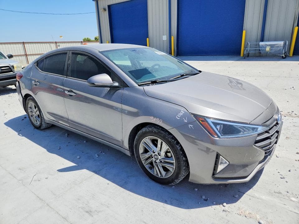 2020 HYUNDAI ELANTRA SEL 4