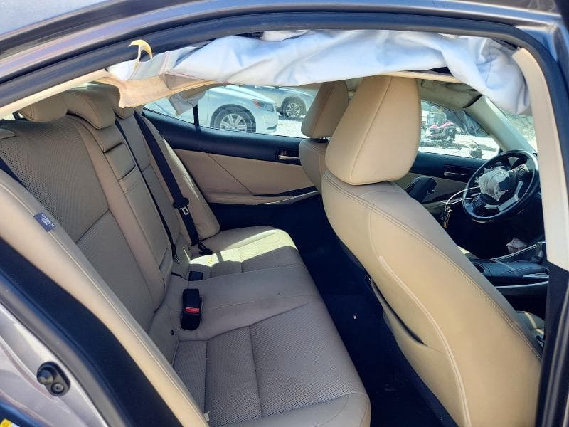 2017 LEXUS IS 200T 10