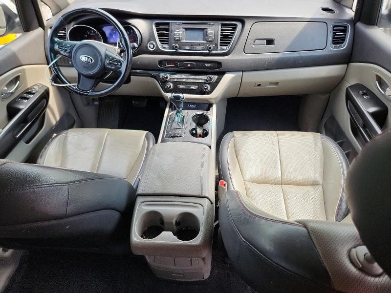 2017 KIA SEDONA LX 8