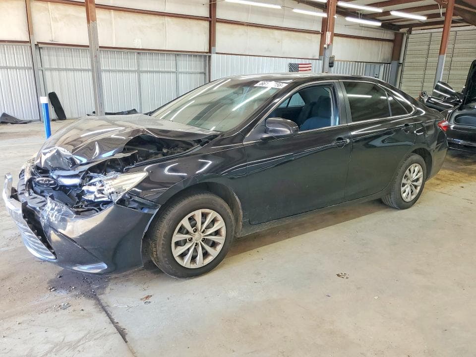2017 TOYOTA CAMRY LE - 1