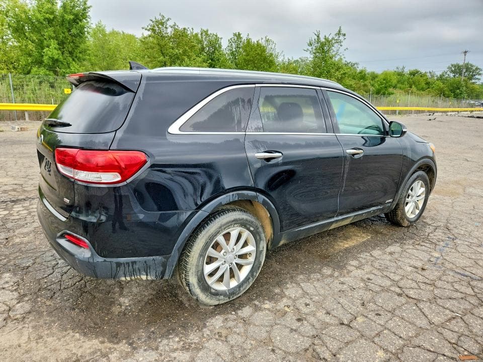 2017 KIA SORENTO LX 3