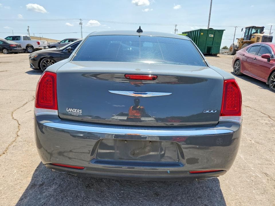 2017 CHRYSLER 300 LIMITED 6