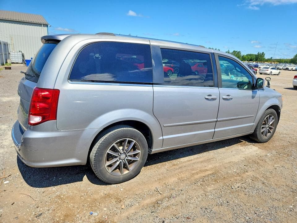 2017 DODGE GRAND CARAVAN SE 3