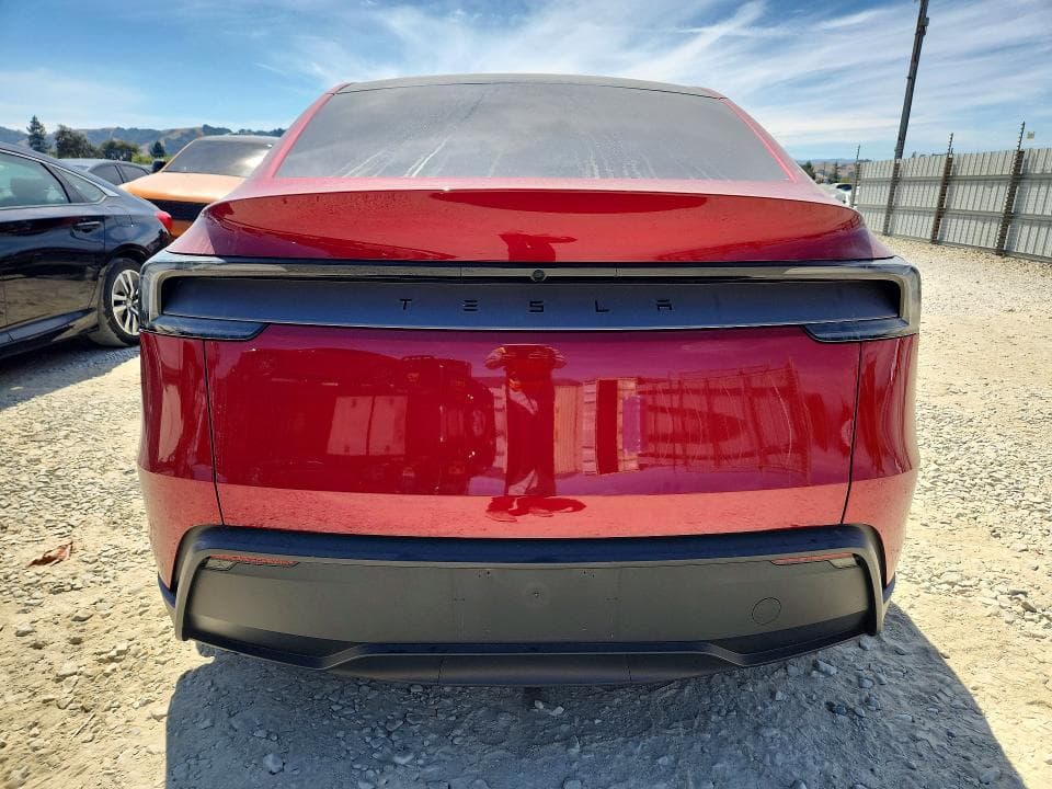 2026 TESLA MODEL Y 6