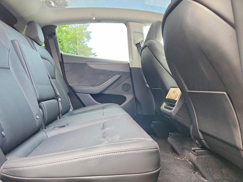 2026 TESLA MODEL Y 10