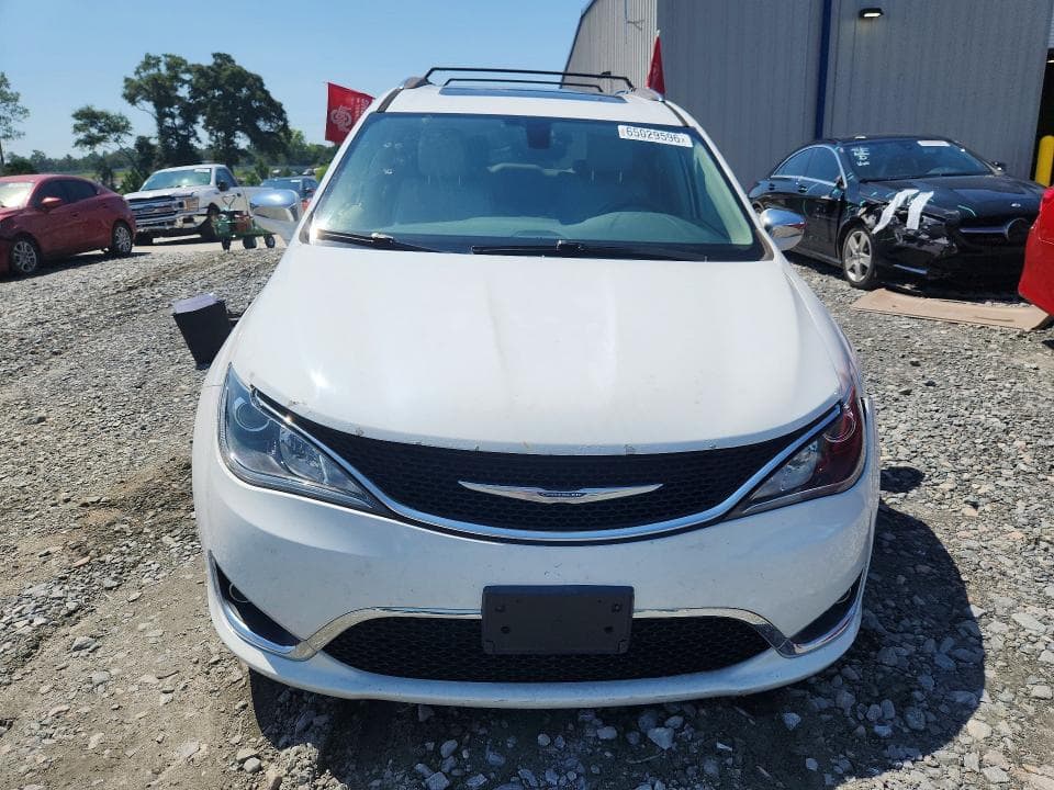 2017 CHRYSLER PACIFICA LIMITED 5