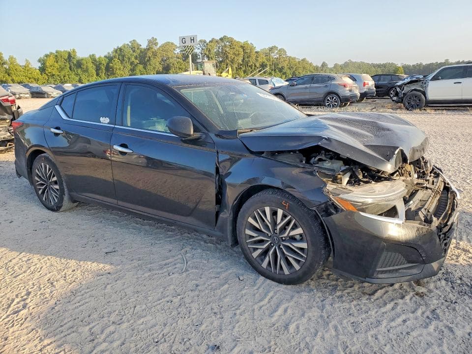 2024 NISSAN ALTIMA SV 4