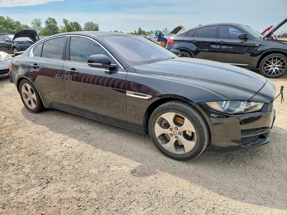 2017 JAGUAR XE 4