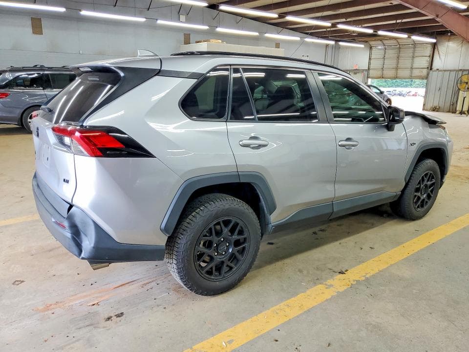 2021 TOYOTA RAV4 LE 3
